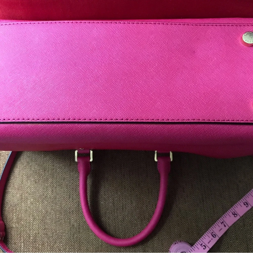 MICHAEL KORS HANDBAG WITH CROSSBODY STRAP   EUC